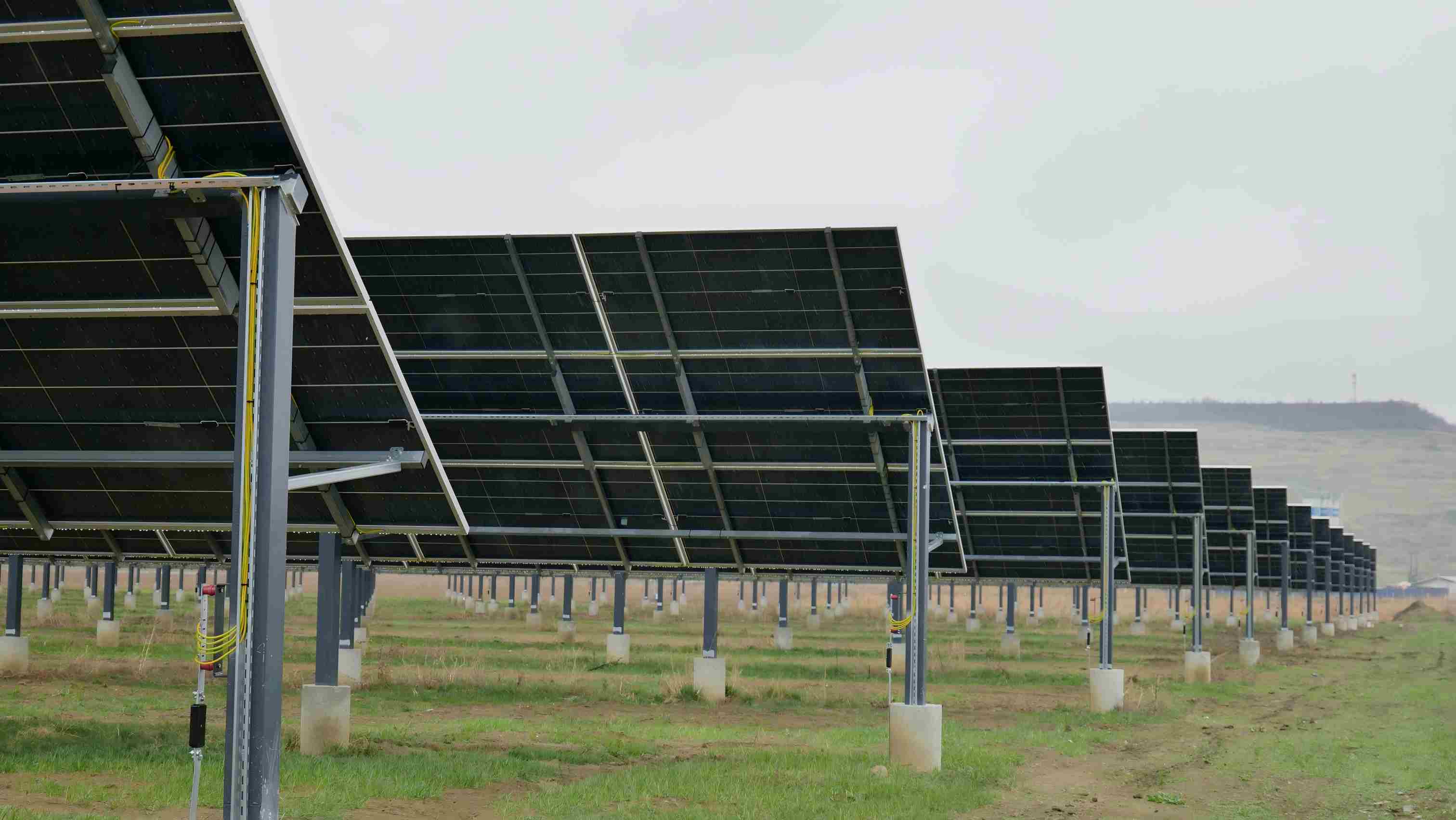 How to improve the power generation efficiency of existing photovoltaic power stations?