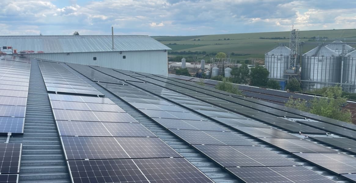Roof Mounted 360KW On Grid Factory Solar System In Bulgaria